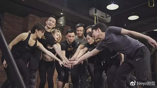 教练团队内部矛盾曝光引发公众关注