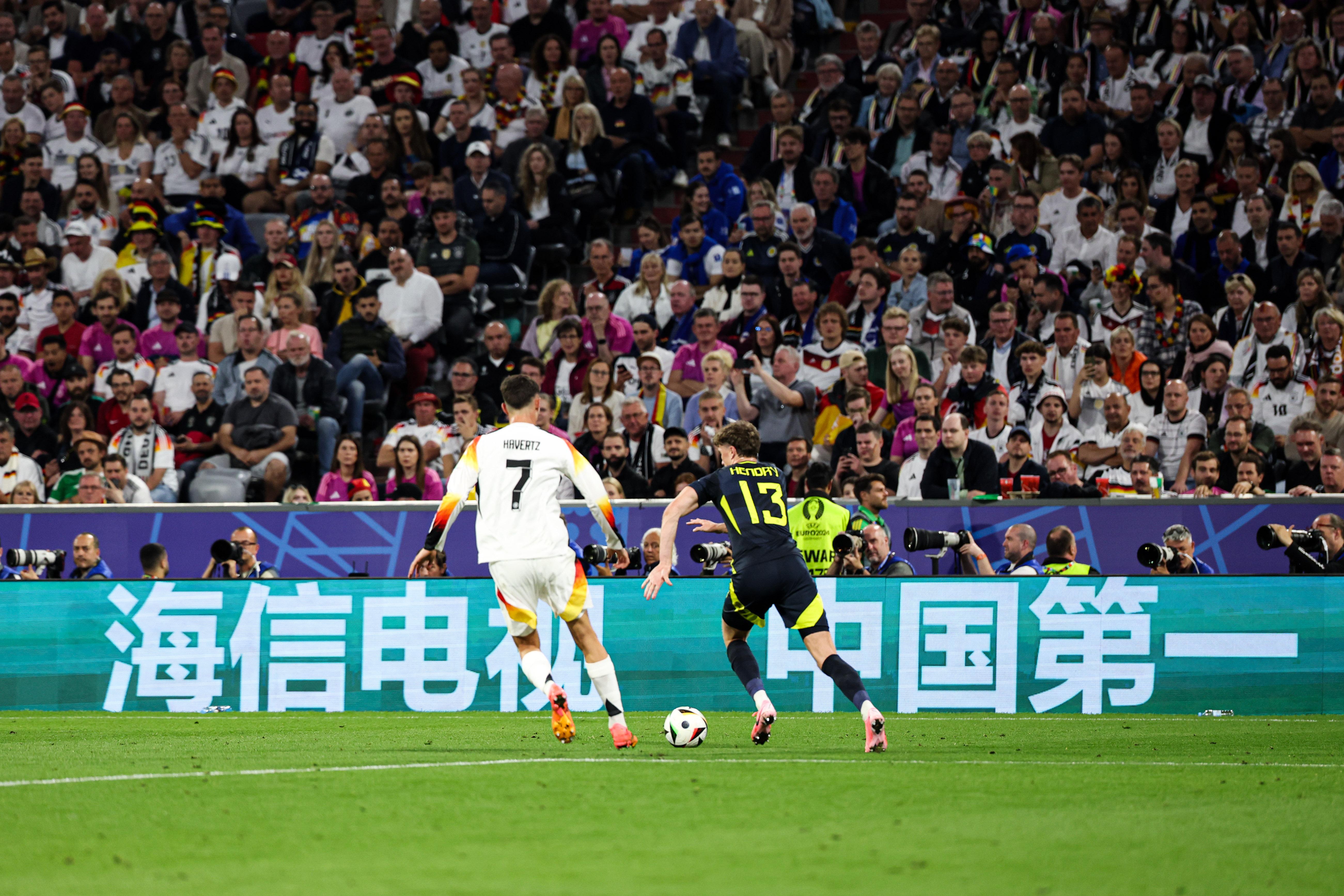 捷克队迎战苏格兰队,争夺胜利的机会 捷克队迎战苏格兰队,争夺胜利的机会