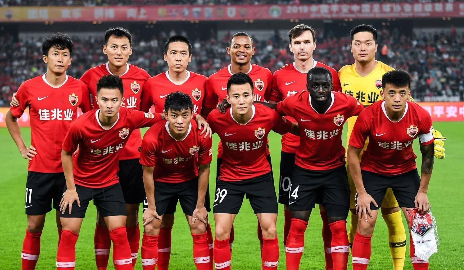 深圳佳兆业表现不俗,跻身中超前十 深圳佳兆业表现不俗,跻身中超前十