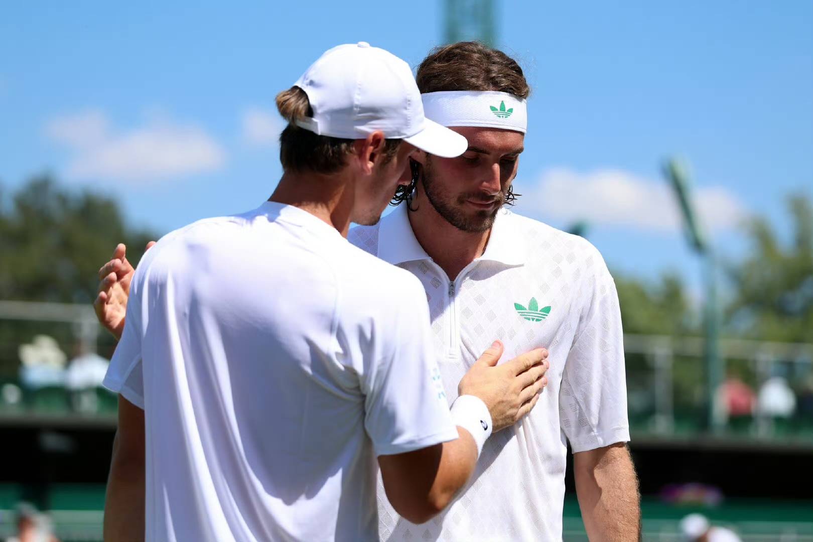 关于日本网球队血洗欧洲网球队,西西帕斯统治全场的信息 关于日本网球队血洗欧洲网球队,西西帕斯统治全场的信息