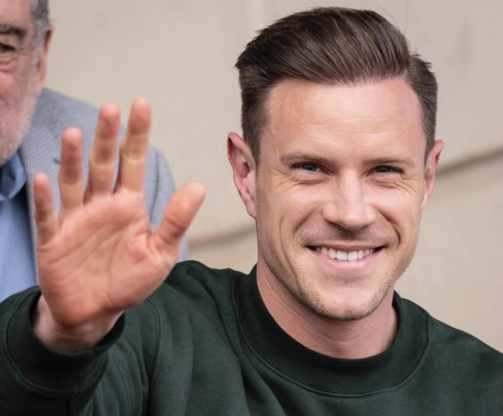 包含瓦伦西亚轻取国际米兰，特尔施特根惊艳世界的词条