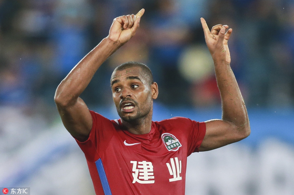 关于建业主场击败大连一方，取得关键胜利领跑的信息