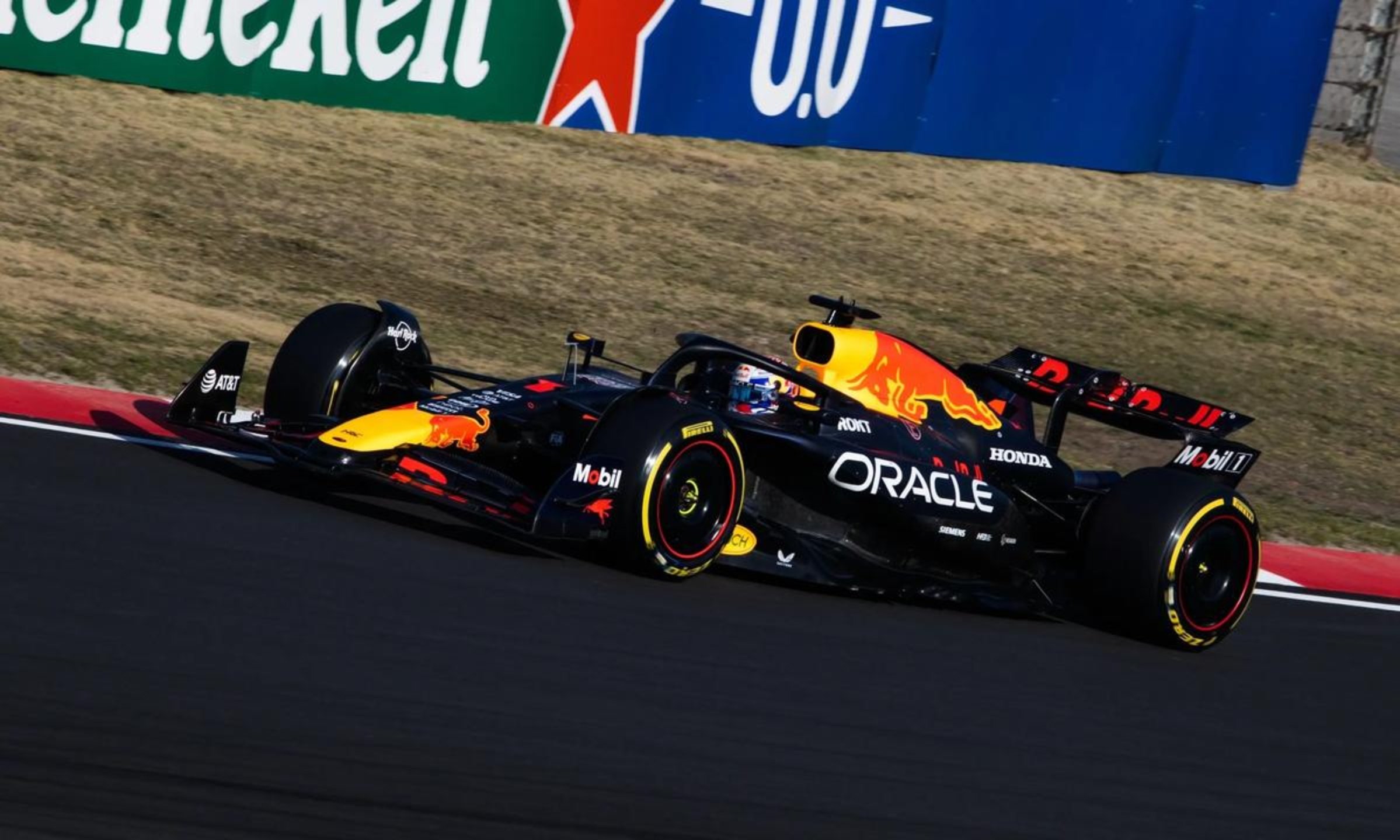 红牛二队轻取雷诺车队，维斯塔潘统治全场的简单介绍